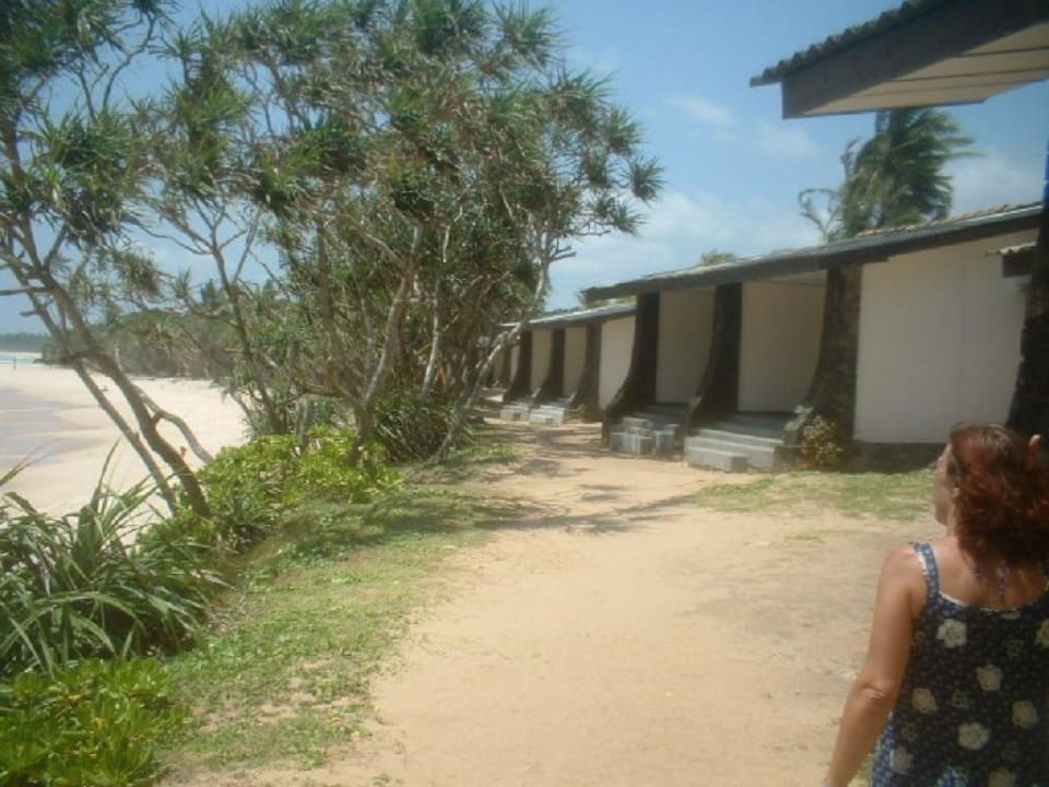 Weg vom Koggala Village zum Koggala Beach Hotel Koggala Beach