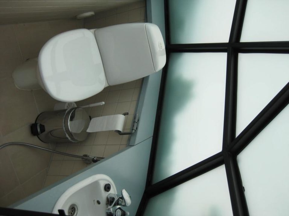 Toilette im Iglu Hotel Igloo Village Kakslauttanen
