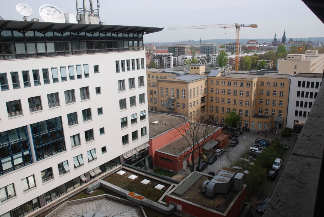Blick von unserem Zimmer im 8.Stock Hotel Elbflorenz Dresden