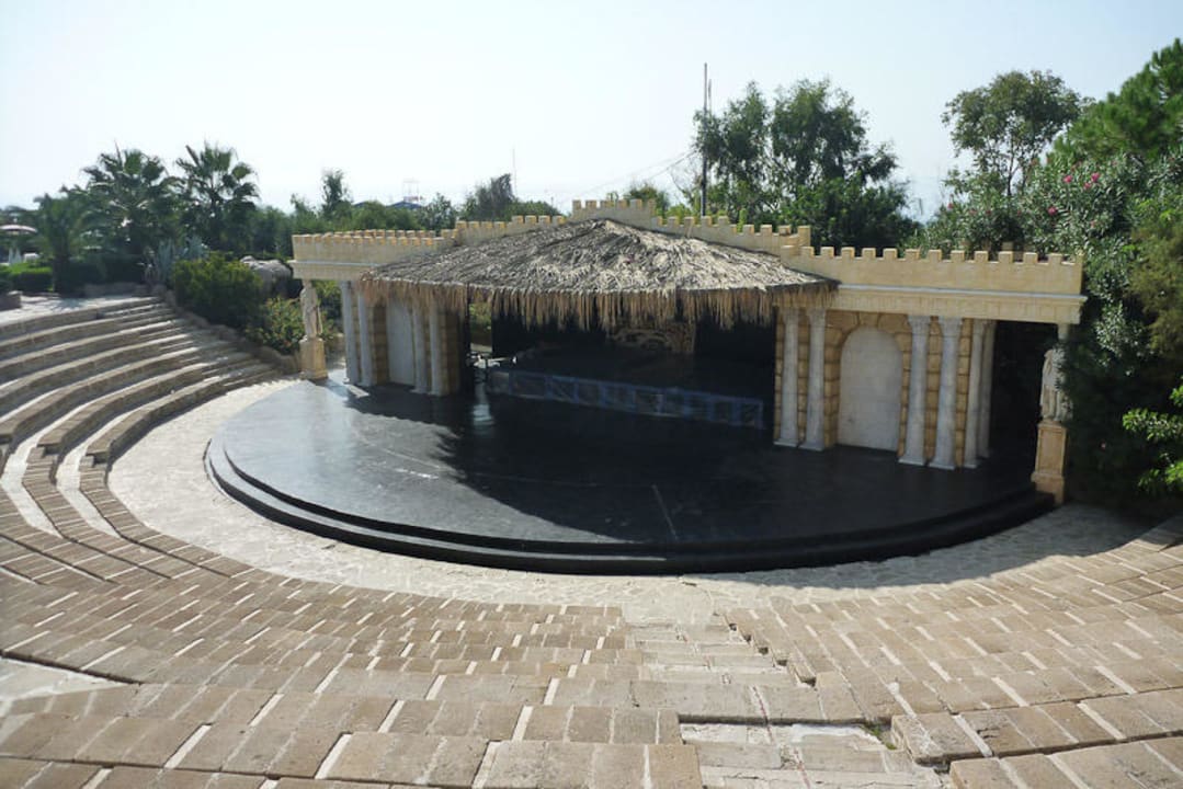 Theather bei Tag Sunrise Resort Hotel