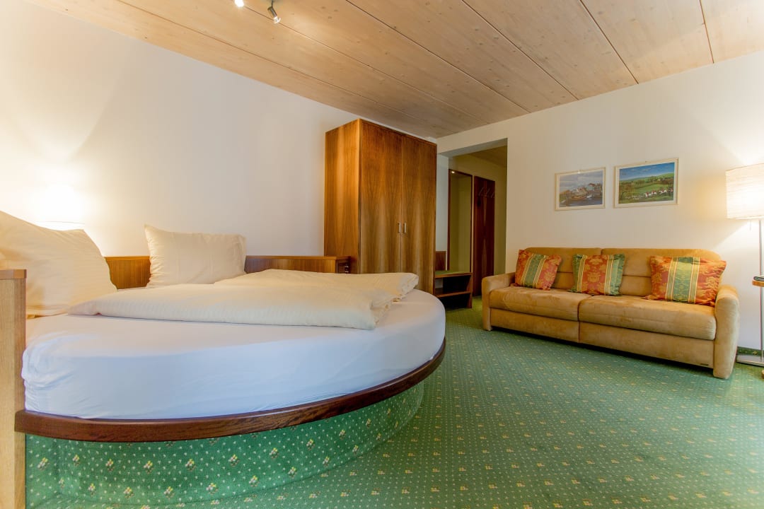 Stroblerhof Suite mit Loggia Hotel Stroblerhof