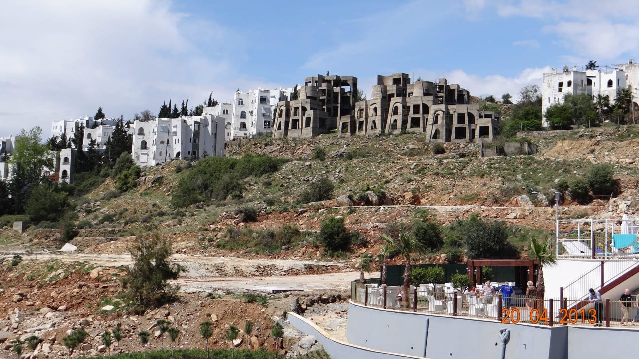 ...mit Baustelle Vikingen Infinity Resort & Spa