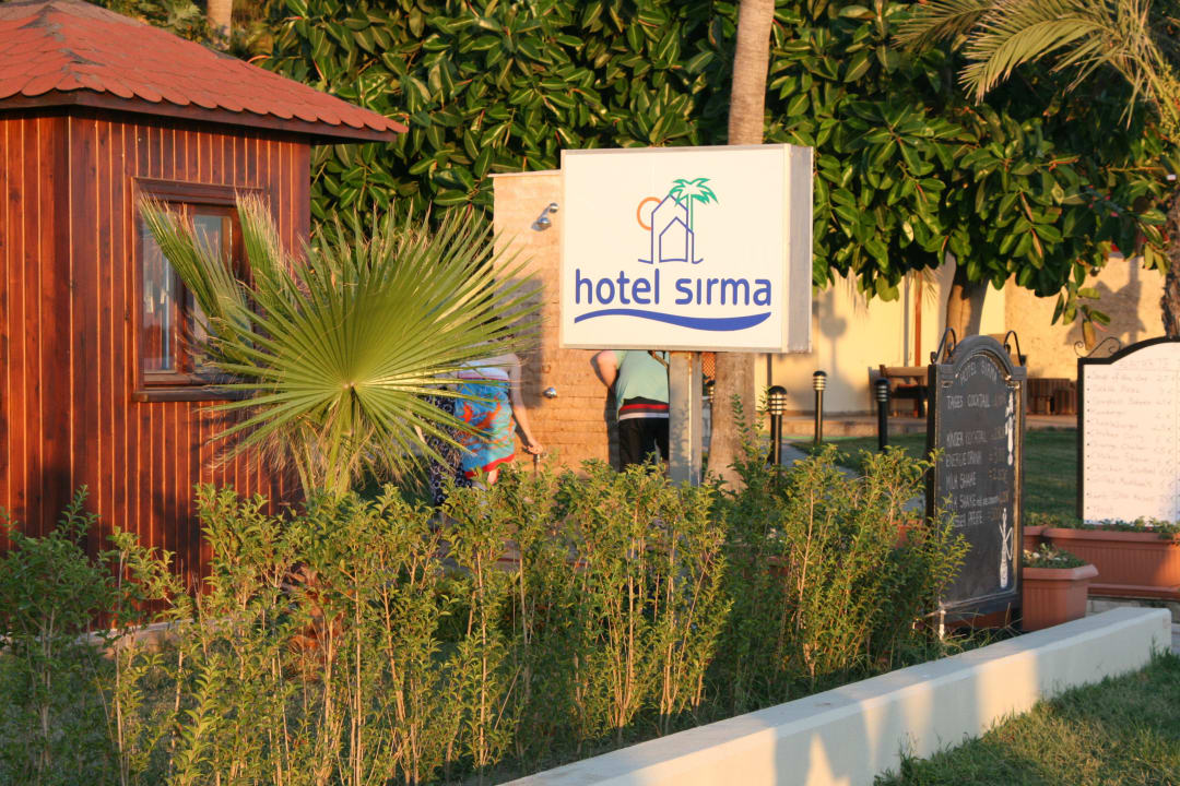 Strandeingang Hotel Sirma