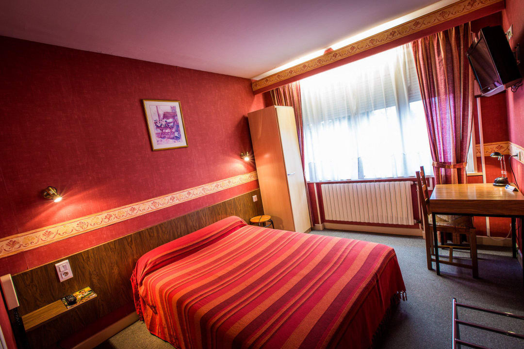 Chambre Hotel le Pacifique Riom