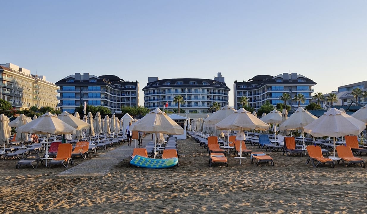 Strand Commodore Elite Suites & Spa - Adults only