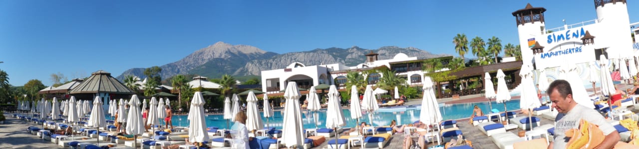 Großer Pool Emelda Sun Club