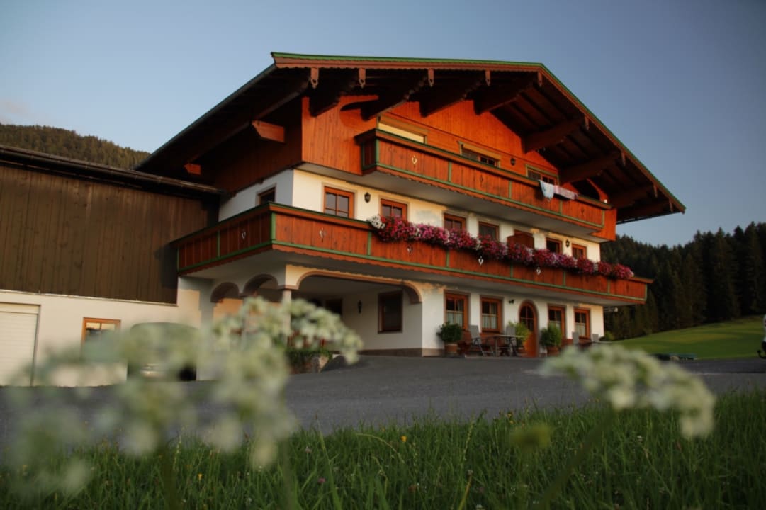 Außenansicht Bio-Bauernhof Oberhochstätt