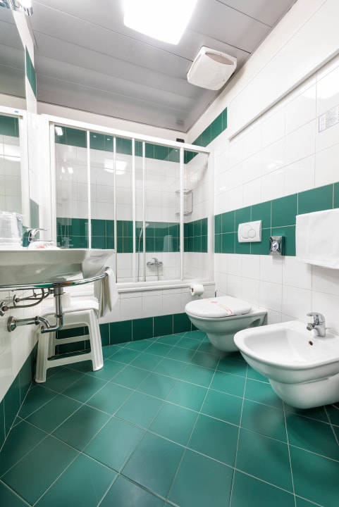 Zimmer West Point Airport Hotel