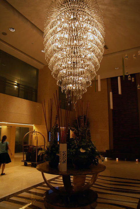 Lobby mit schönem Lüster Impiana KLCC Hotel