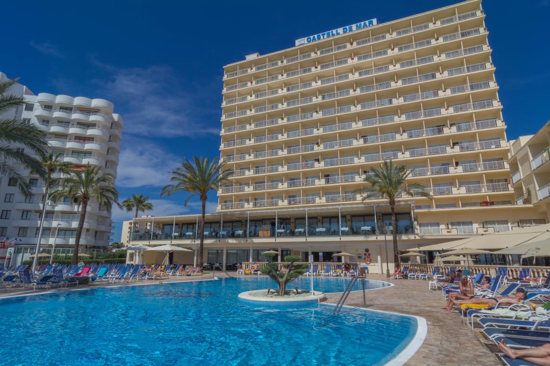 Außenansicht vom Pool CM Castell de Mar