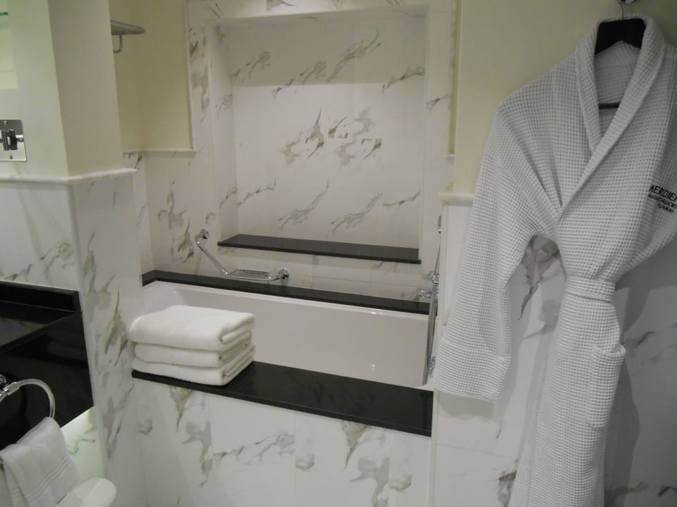 Badewanne Hotel Le Meridien Al Aqah Beach Resort