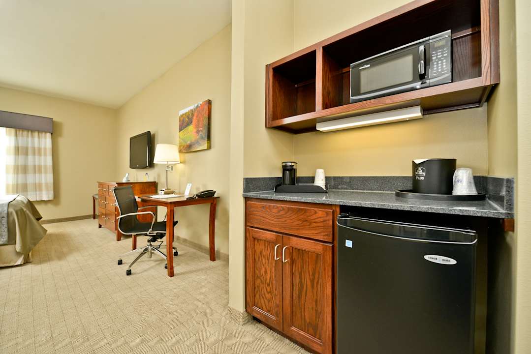 Zimmer Best Western Plus Green Mill Village Hotel & Suites