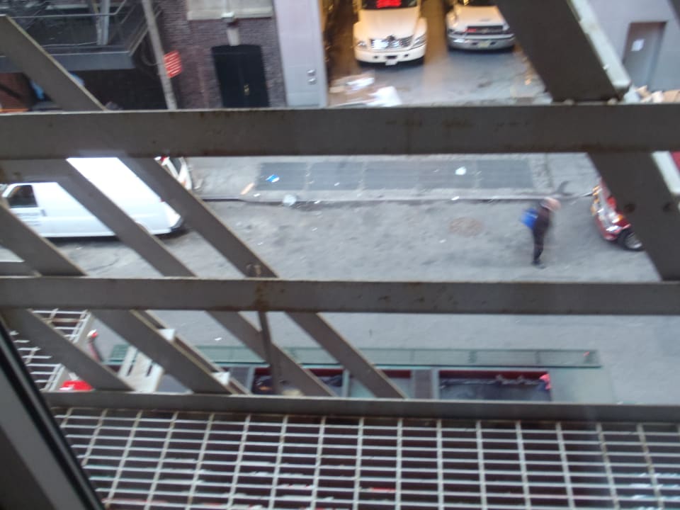 Ausblick vom Hotelflur zur Straßenseite Hotel Shocard