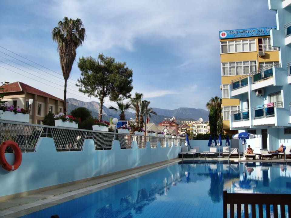 Blick von der Poolbar Blue Diamond Alya