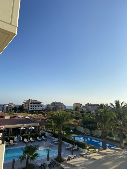 Ausblick Petousis Hotel & Suites