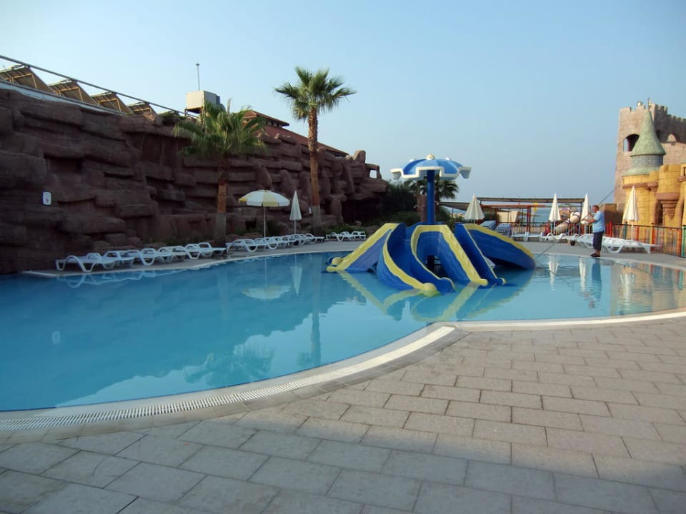 Kinder-Pool mit Rutschen (50 cm Wassertiefe) TUI BLUE Palm Garden