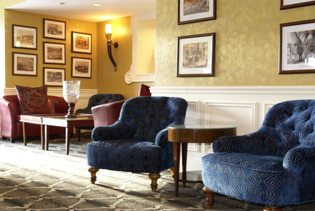 Piano Bar Sandals Royal Bahamian