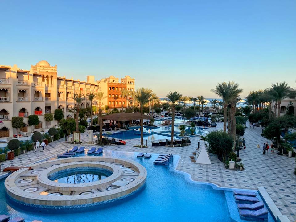 Gartenanlage The Grand Palace - Adults only