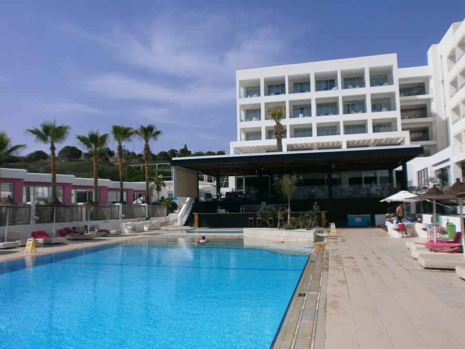 Poolbereich Napa Mermaid Hotel & Suites