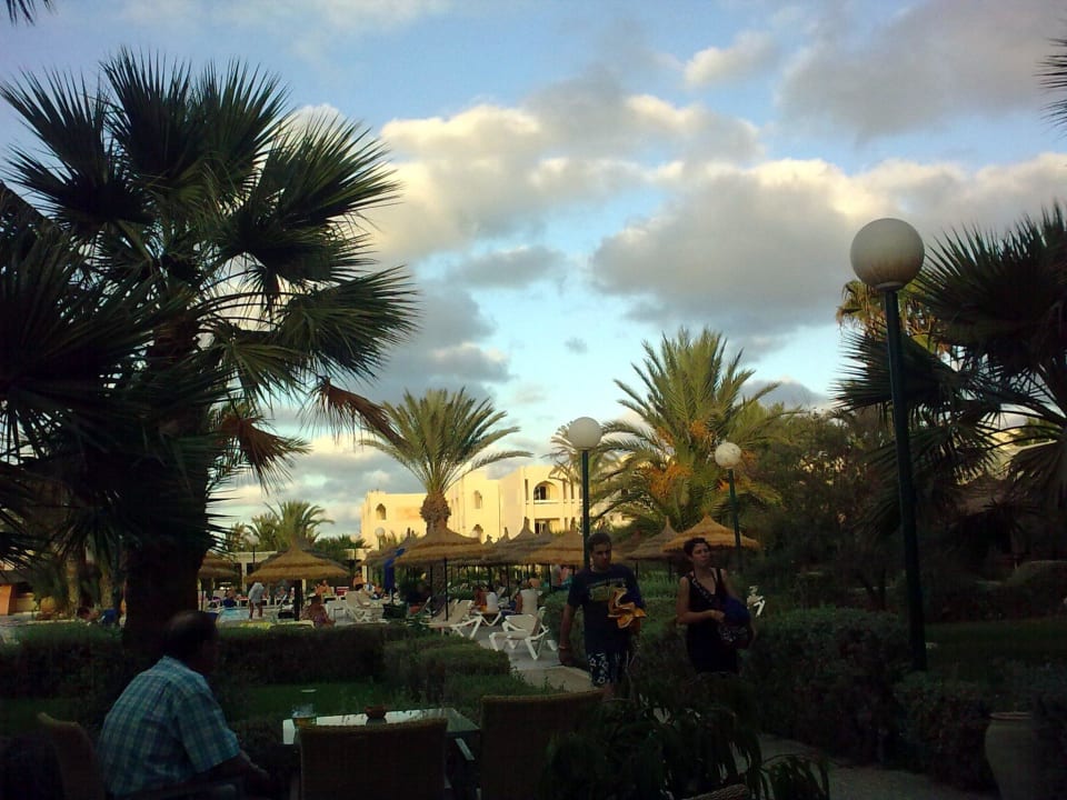 Abendstimmung auf der Bar-Terrasse Iberostar Waves Mehari Djerba