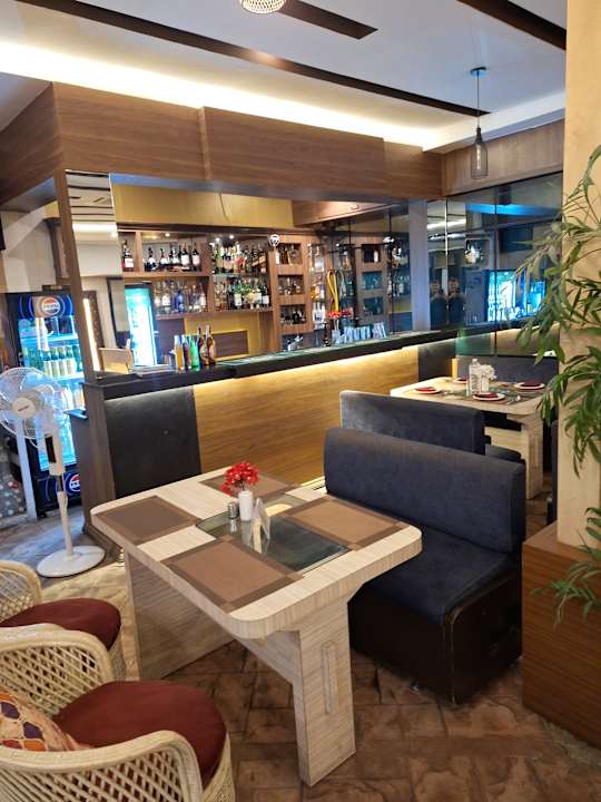 Gastro Hotel Mirage Regency