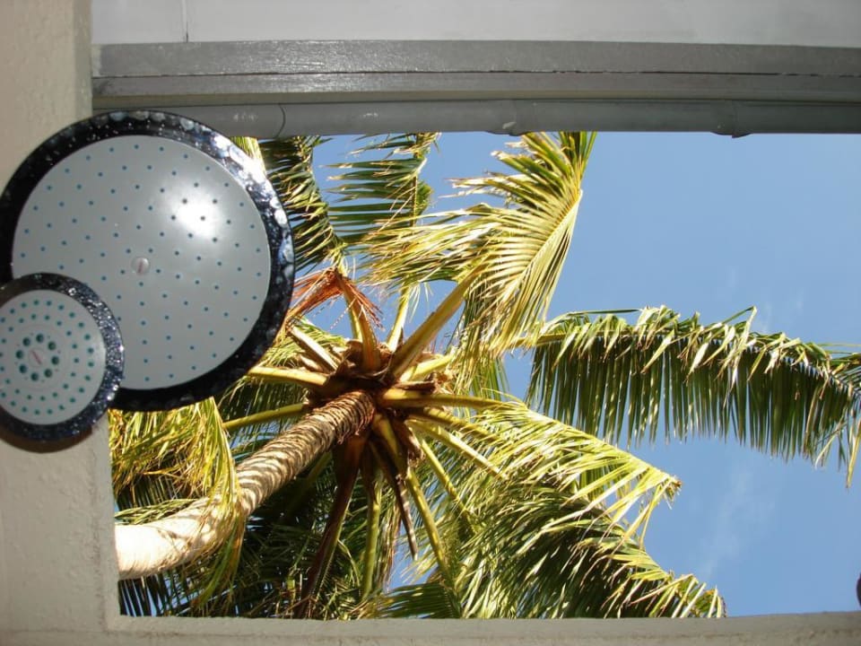 Open Air Dusche im Deluxe Zimmer Eri Maldives