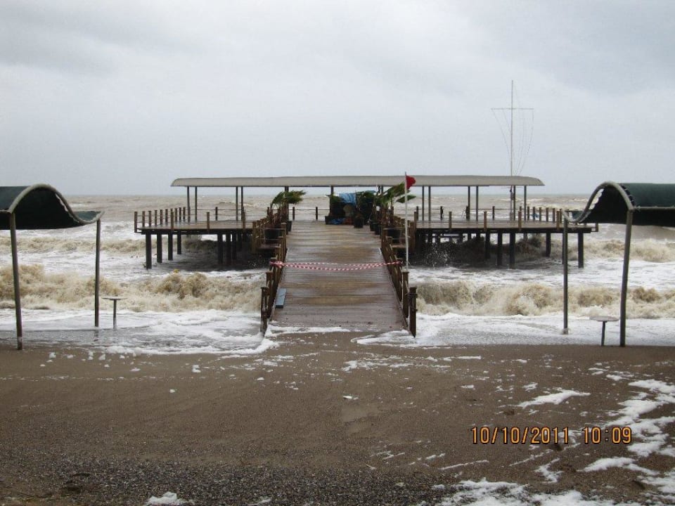 Sturm 10. Okt. 2011 Megasaray Club Belek