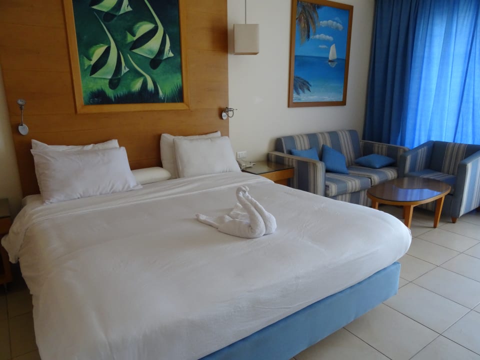 Zimmer Parrotel Beach Resort