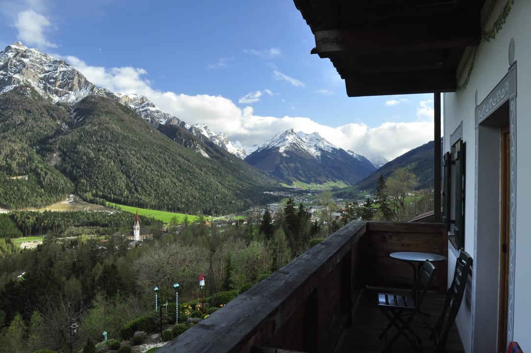 Blick vom Balkon auf die Berge Landgut Thalerhof