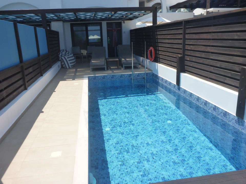 Basen przy pokoju TUI BLUE Oceanis Beach and Spa Resort