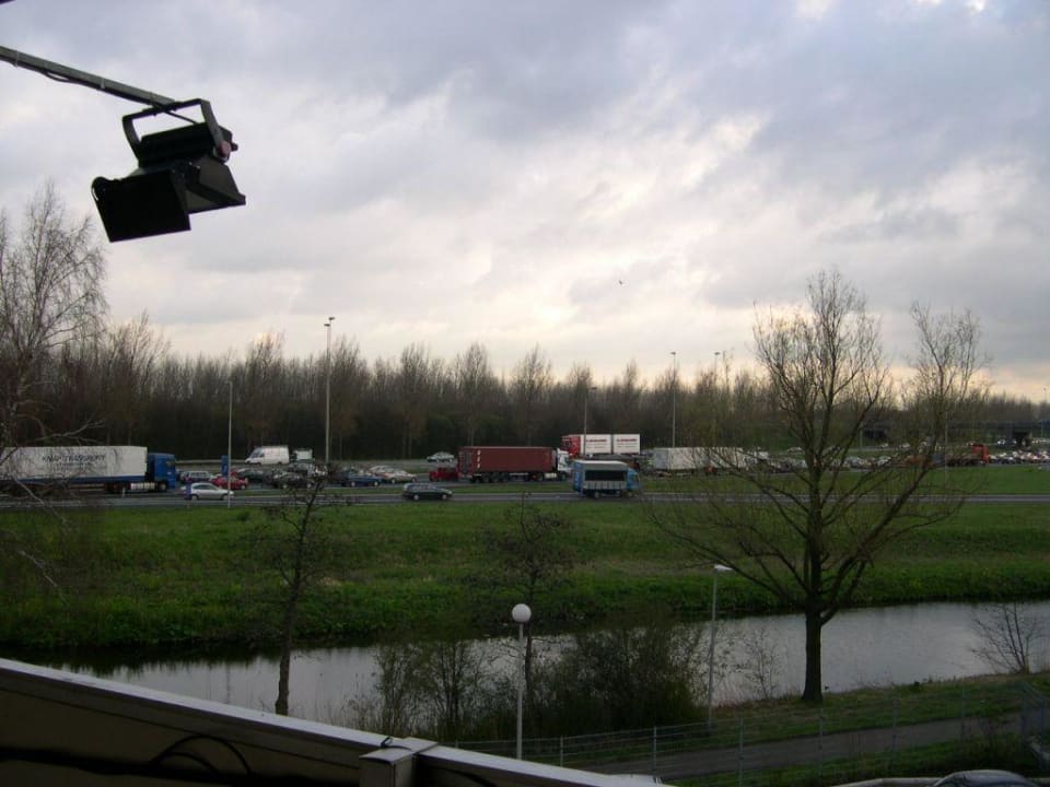 Ausblick auf Autobahn Hotel Campanile Gouda