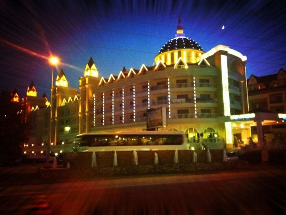 View of hotel by night Dream World Resort & Spa