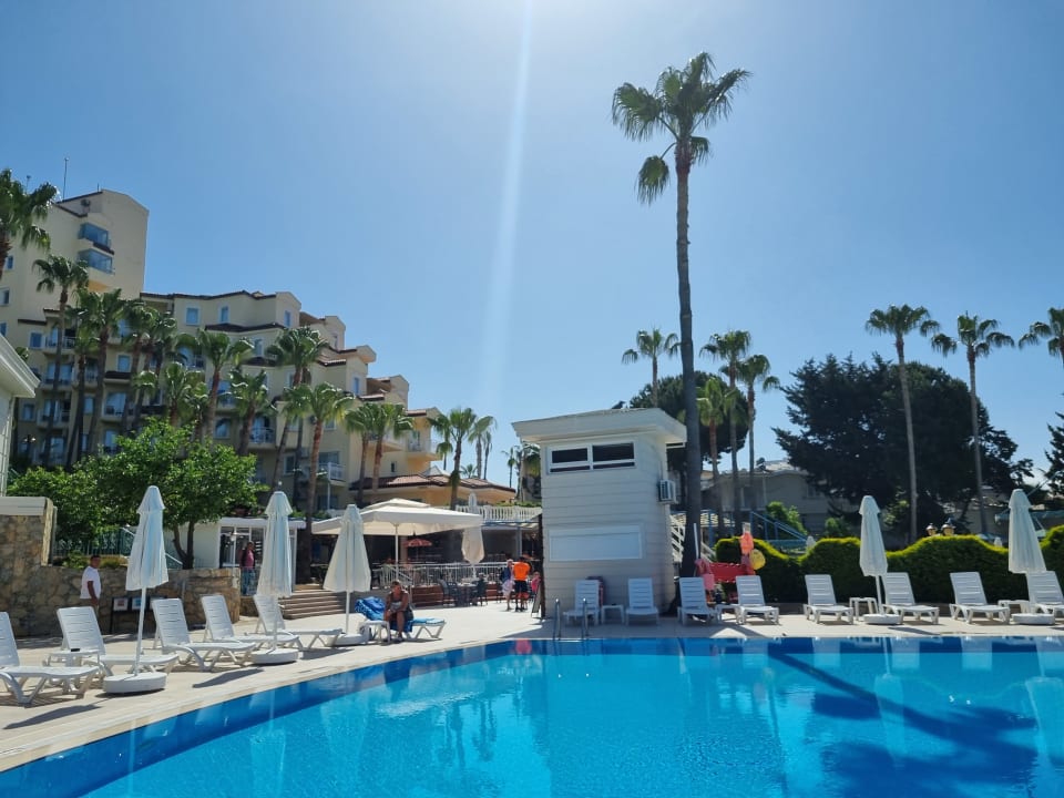 Außenansicht Iz Flower Side Beach Hotel