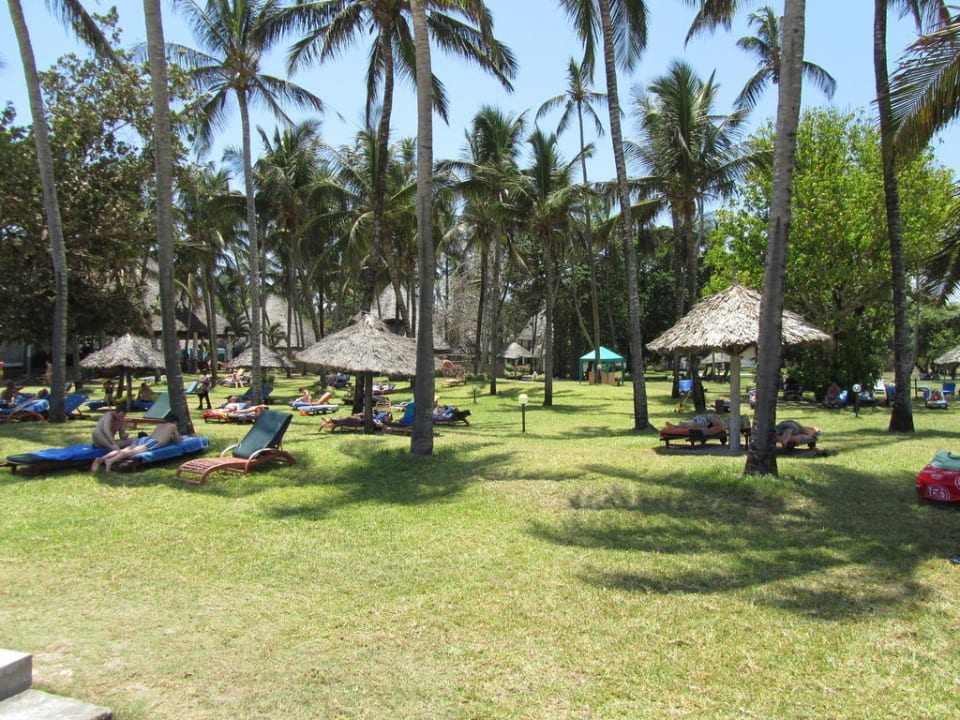Liegewiese Neptune Paradise Beach Resort & Spa