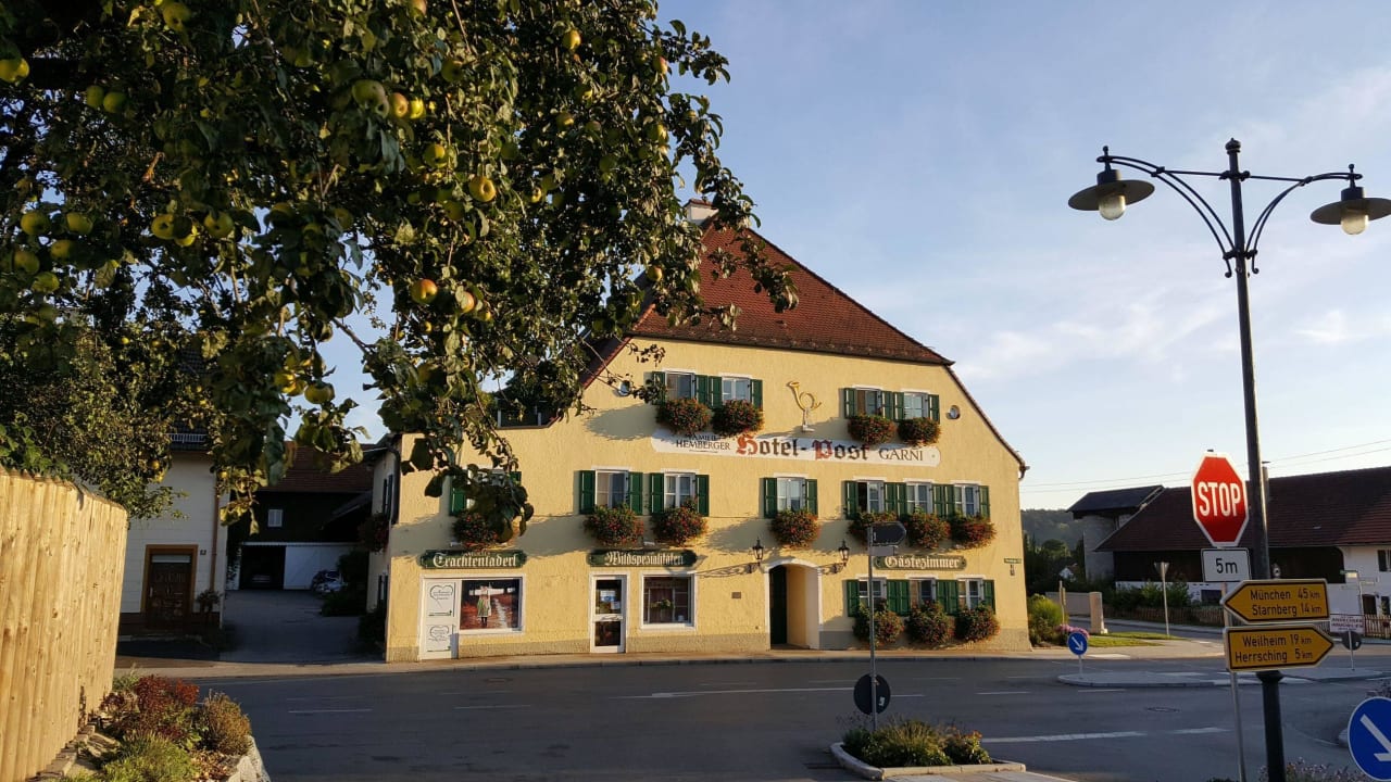 Frontseite Hotel zur Post garni