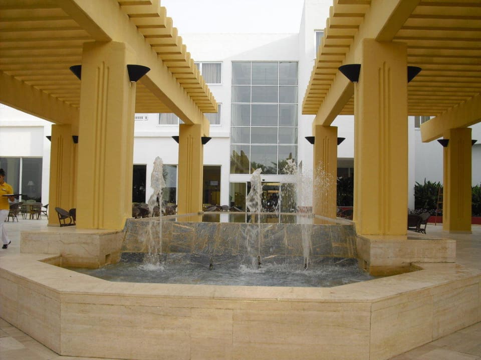 Loppyeingang vom Strand Monachus Family Resort Sorgun