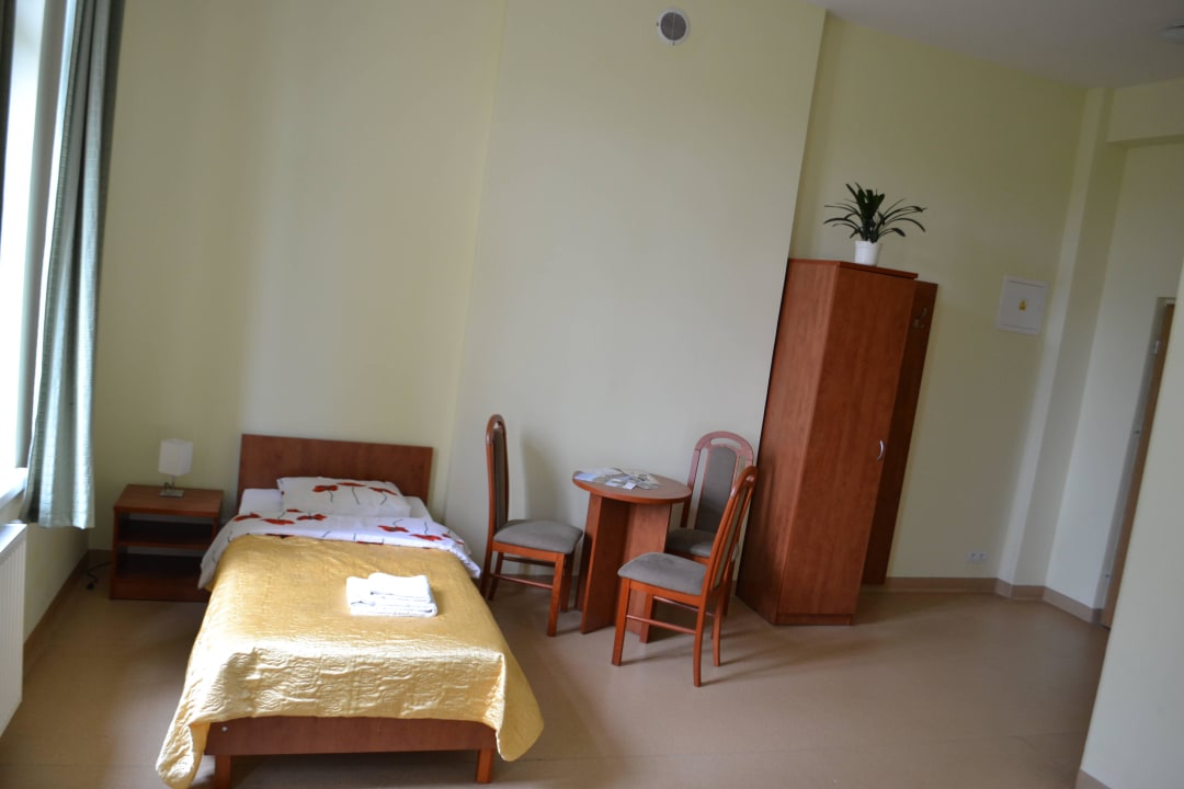 Pokój jednoosobowy  Powiatowy Zespół Schronisk Młodzieżowych