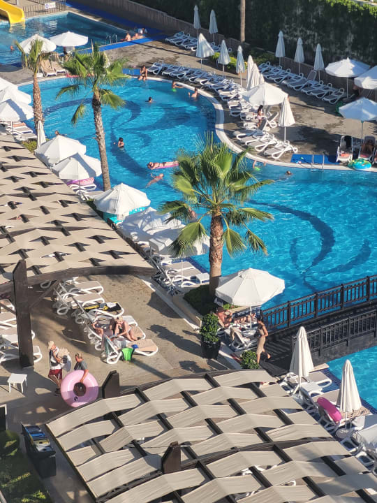 Pool Mary Hotel Side