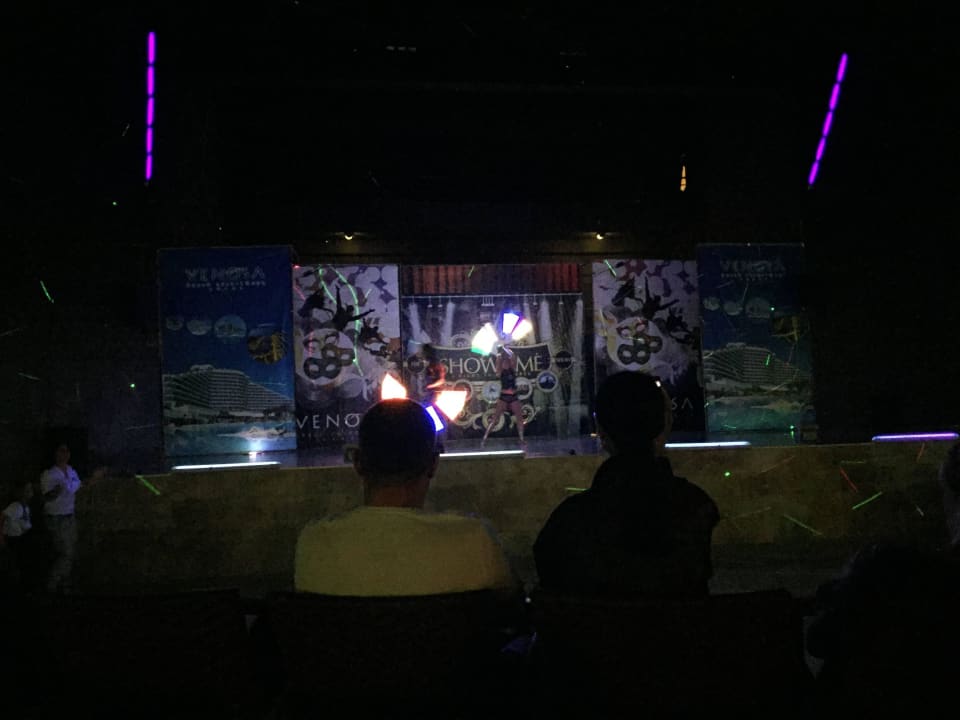 Abendshow Venosa Beach Resort & Spa