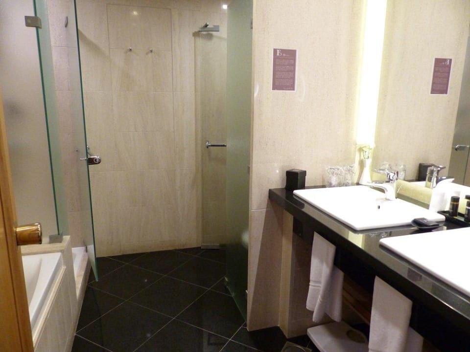 Bad Hotel The Cliff Bay (PortoBay)