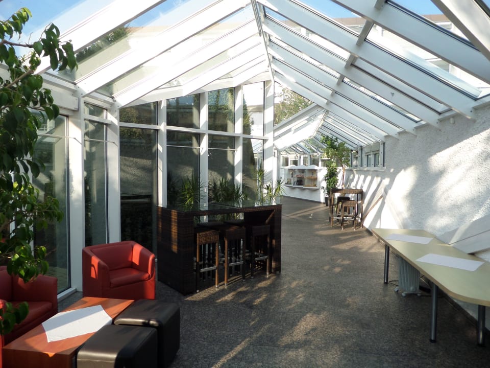 Weg zum Wellnessbereich DEKRA Congresshotel Wart