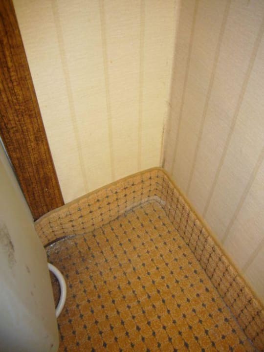 Schmutzige Zimmerecke Hotel Wyndham Garden Newark Airport