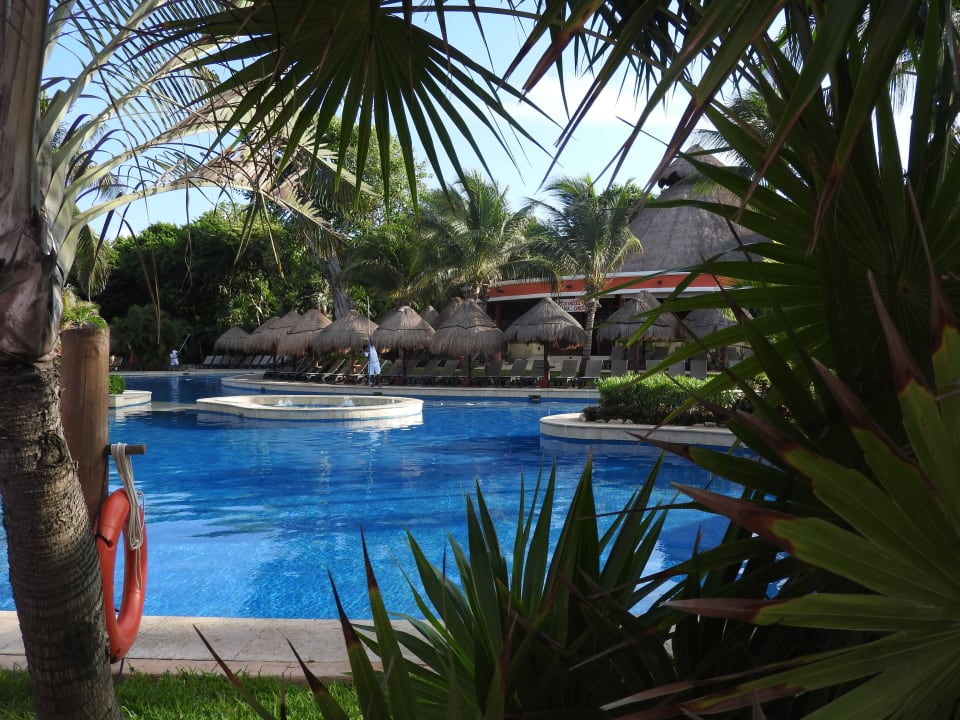 Pool Iberostar Waves Tucan