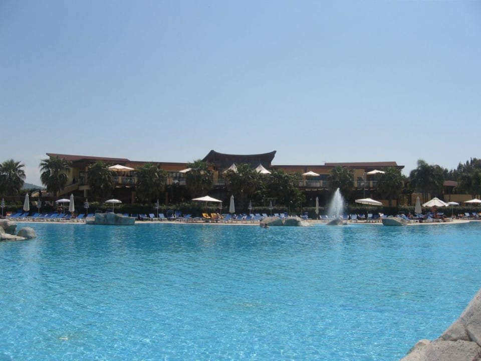 Blick auf Hauptrestaurant Falkensteiner Club Funimation Garden Calabria