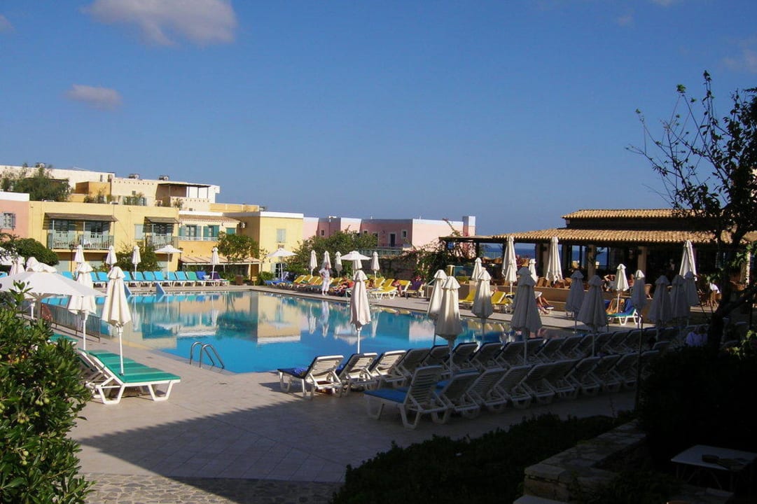 Blick vom Zimmer zum Pool Silva Beach Hotel