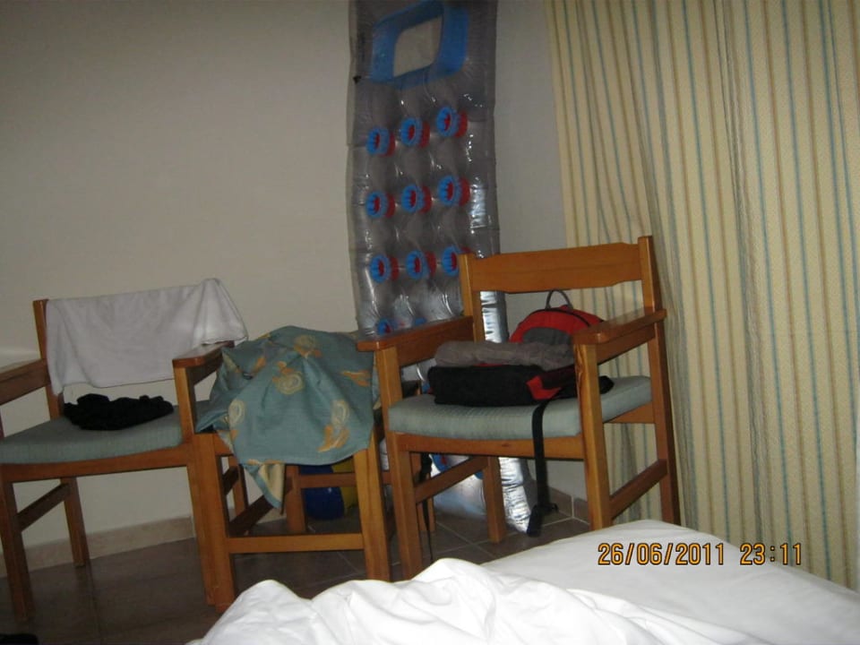 Die Sitzecke neben dem Fernsehen Asteria Family Resort Side
