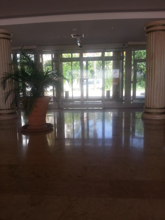 Lobby Royal Atlantis Beach Hotel