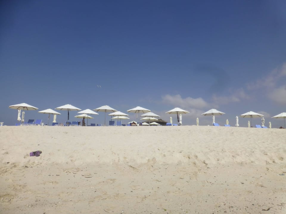 Strand am Ende des Steges Wyndham Garden Salalah Mirbat