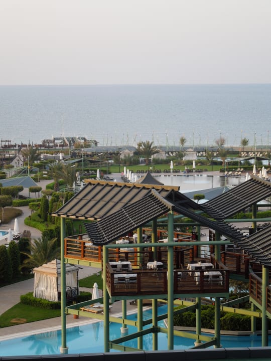Draußen sitzen ist empfehlenswert Limak Lara Deluxe Hotel & Resort