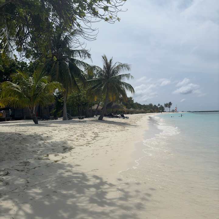 Strand Kuredu Island Resort & Spa